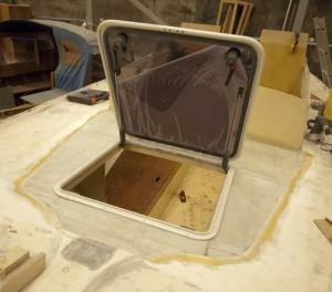 700 x 700 mm blir luckan på fördäck