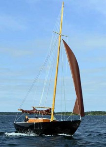 Första riktiga seglatsen över Bråviken midsommarafton 2013.